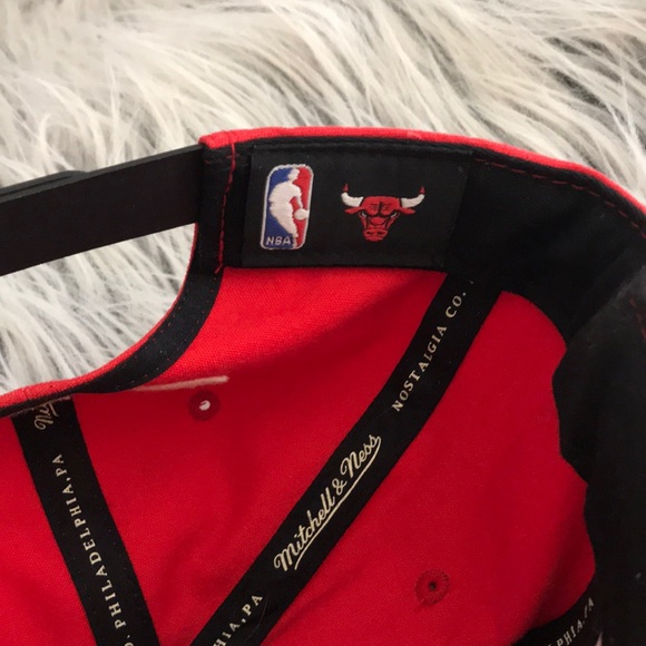 Snap back retro Bulls hat - Picture 5 of 5